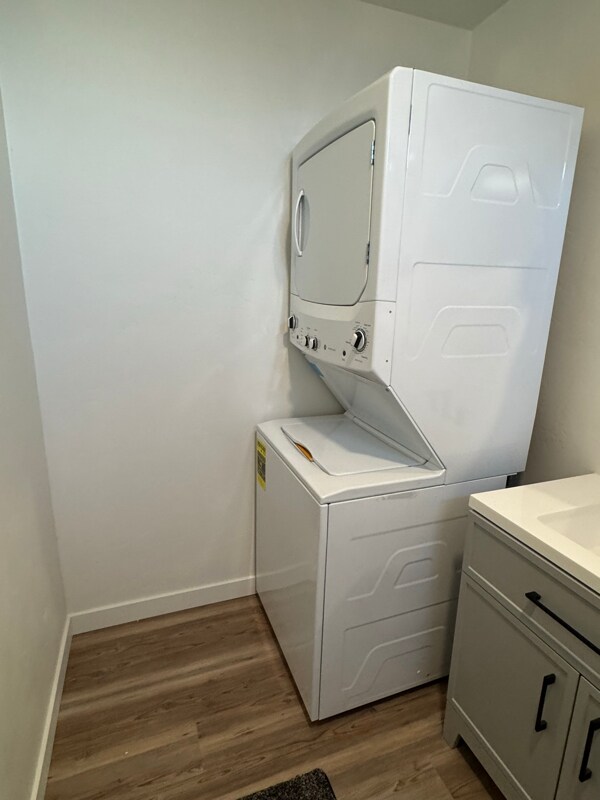 Building Photo - 2426 Ona St