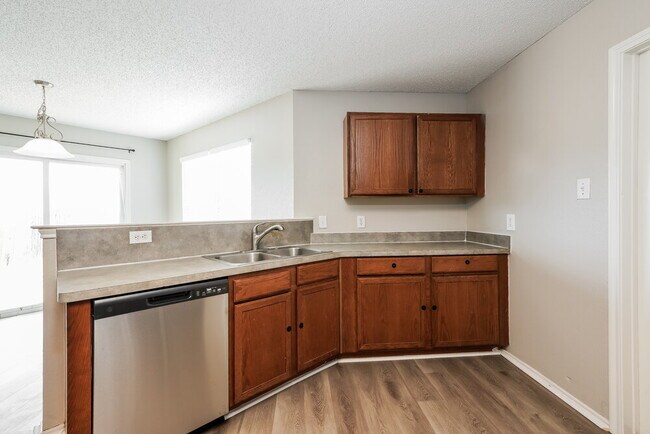 Building Photo - 316 Dakota Ridge Dr