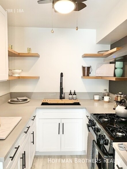 Building Photo - 8753 Langdon Ave