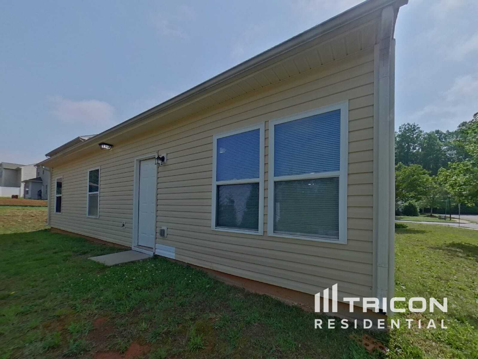 Building Photo - 2648 Andes Dr