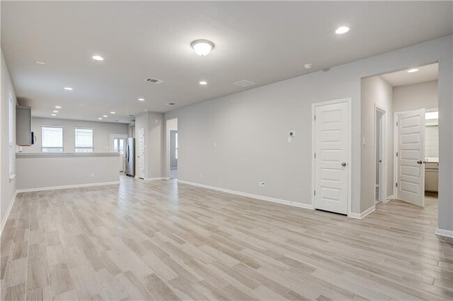 Building Photo - 309 Unforgiven Ln