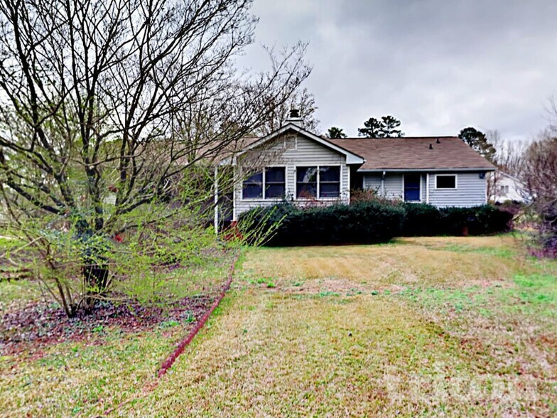 Building Photo - 2815 Club Forest Dr SE