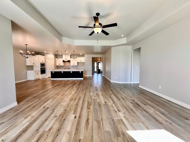 Building Photo - Spacious 4-Bedroom Home with Pool in Yukon