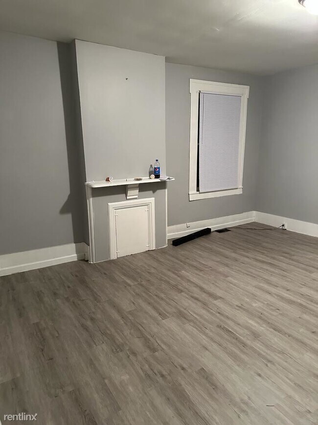 Building Photo - 2 br, 1 bath Duplex - 331 Wood Street 331