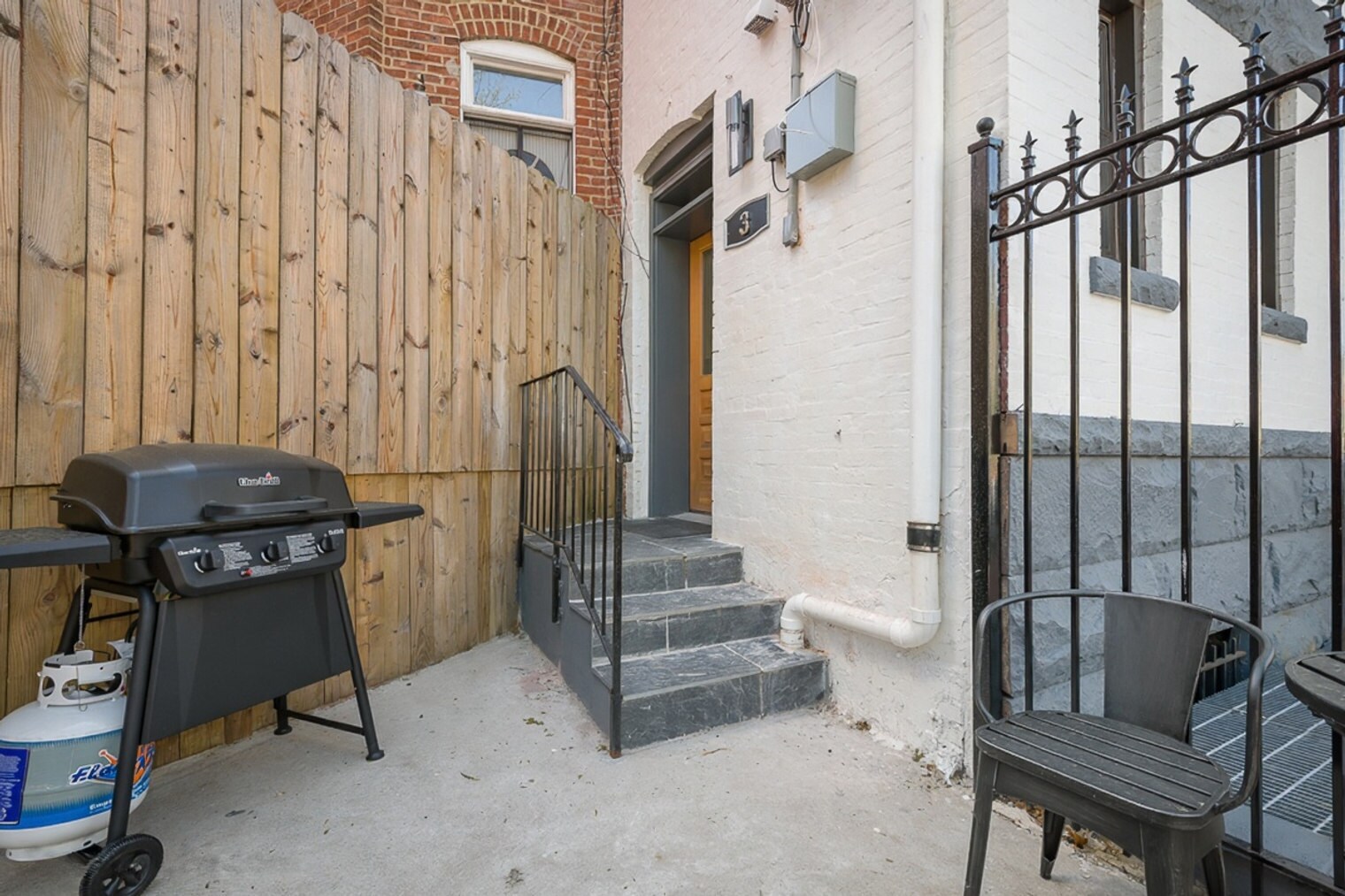 Building Photo - 1448 Florida Ave NW