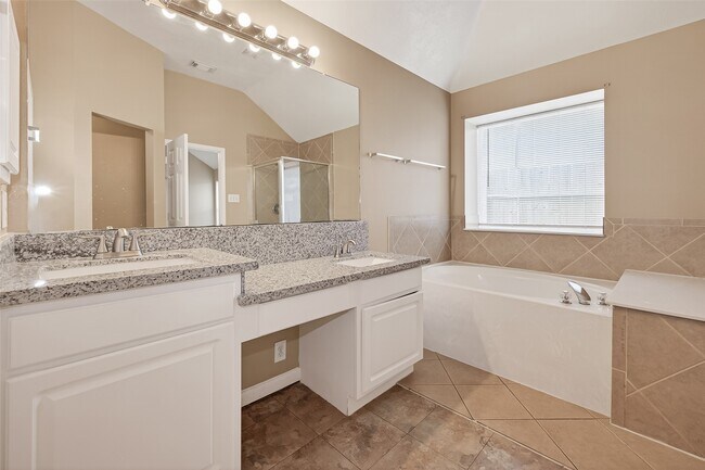 Building Photo - 18727 Forest Deer Rd