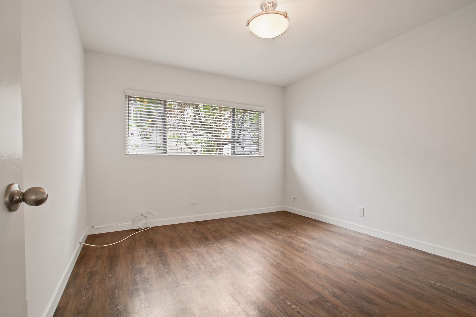 Building Photo - 1043 5th St