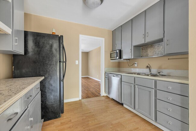 Building Photo - 1212 Carraway St