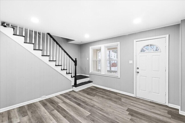 Building Photo - 505 Wood St