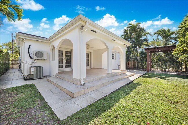 Building Photo - 9056 Emerson Ave