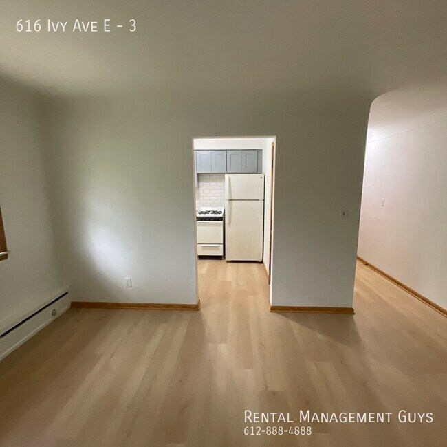 Building Photo - 616 Ivy Ave E