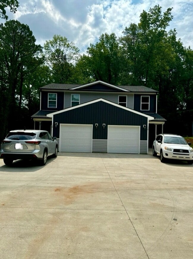 Building Photo - 126 Parris Bridge Rd