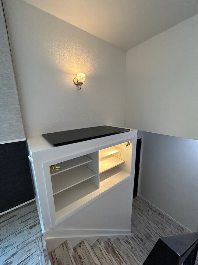 Building Photo - Stunning 4 BR/2 BA Morrison Home!!