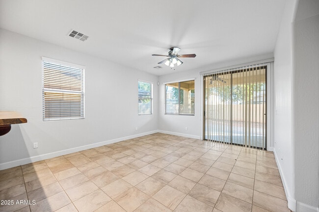 Building Photo - 10805 W Woodland Ave