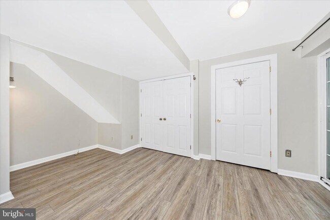 Building Photo - 6634 Rockridge Rd