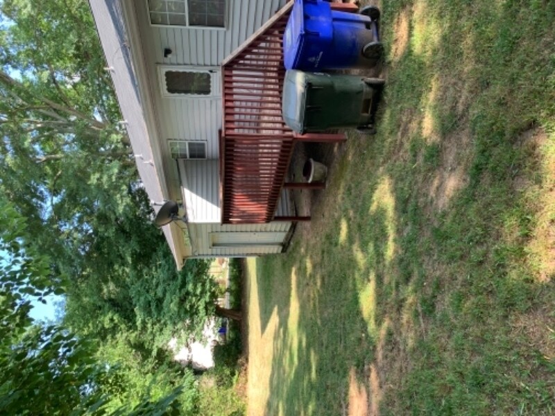 Building Photo - 420 Oscar St