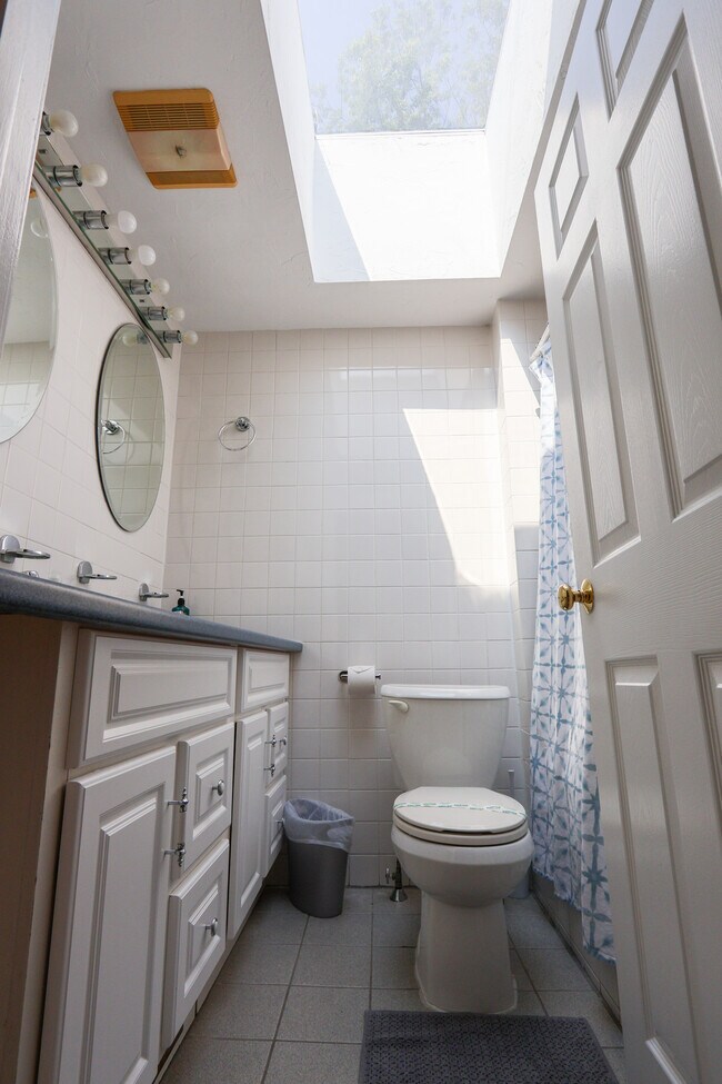 Building Photo - 25 Jay St