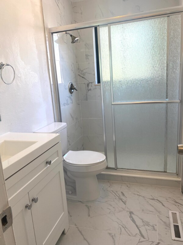 Building Photo - 9120-9122 Osceola St