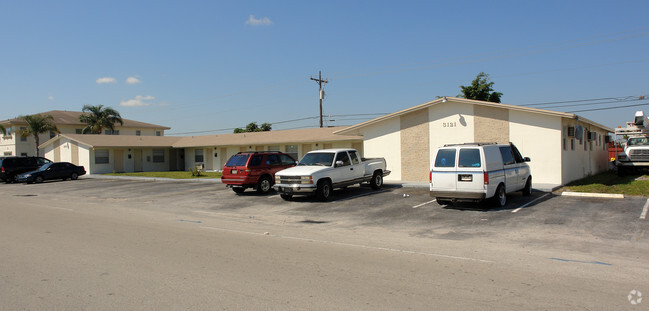 Building Photo - The Flats at the Preserve