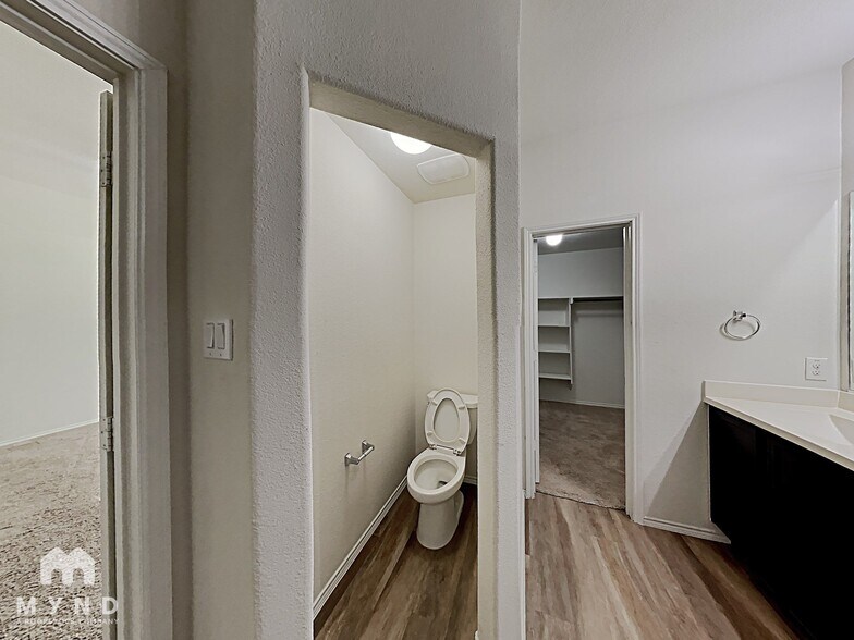 Building Photo - 2436 Dolostone Dr