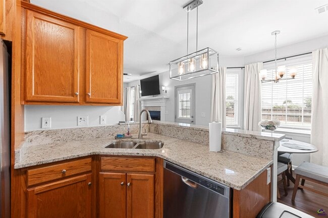 Building Photo - 309 Raleigh Dr