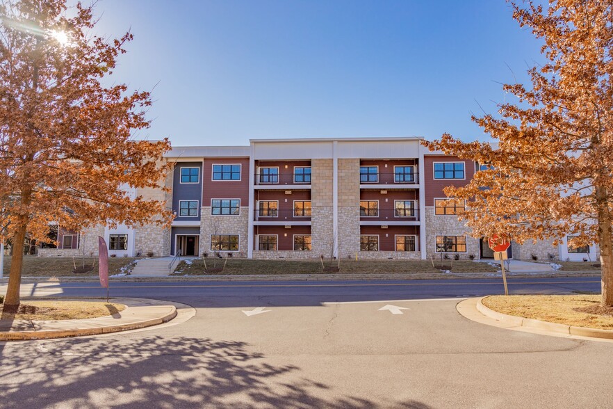 Primary Photo - HARRISON PLAZA RESIDENTIAL