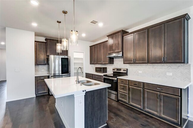 Building Photo - 204 Caisson Trl