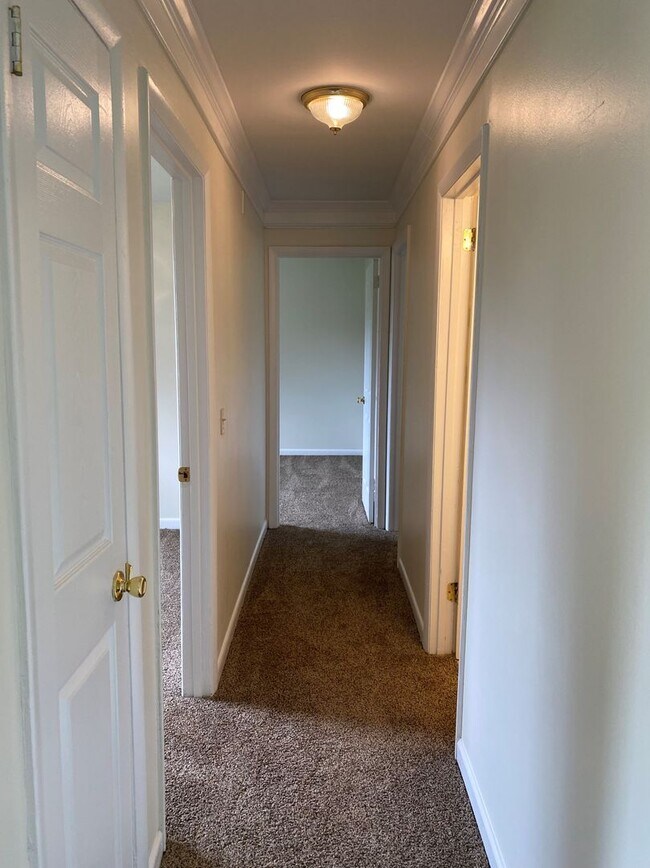 Building Photo - Pet Friendly Home For Rent Near Post!