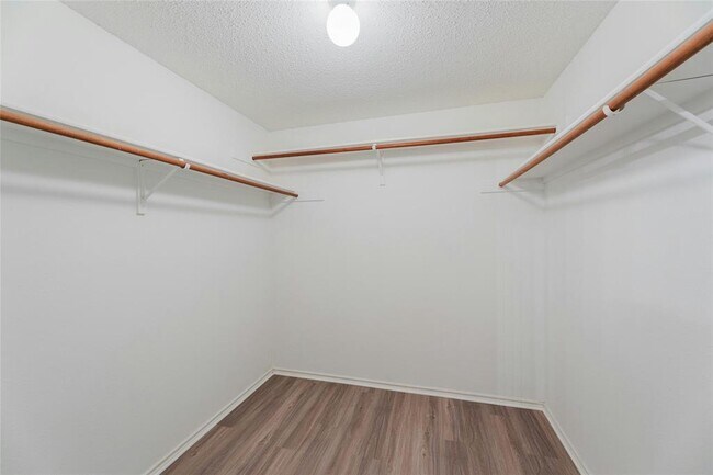 Building Photo - 8129 Hawick Dr