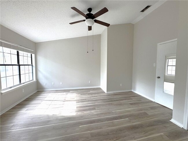 Building Photo - 5900 Grelot Rd