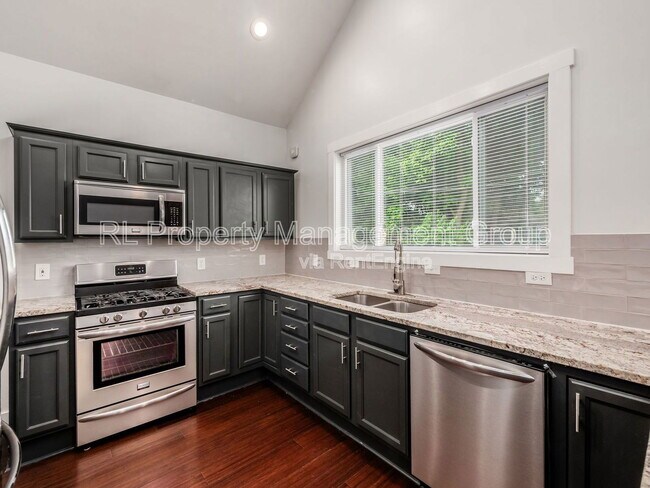 Building Photo - 451 S 22nd St