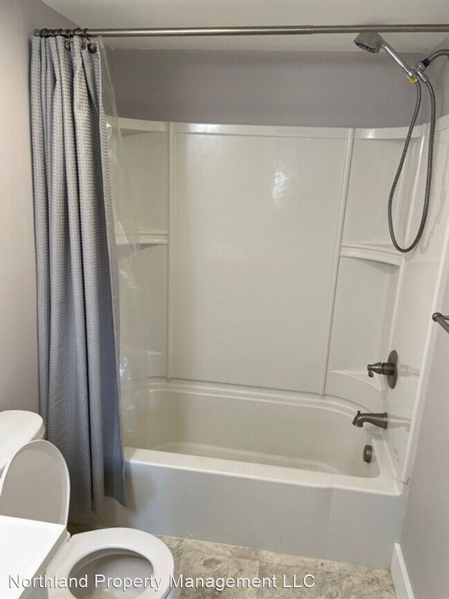 Building Photo - 3 br, 1.5 bath House - 3184 Rennie St
