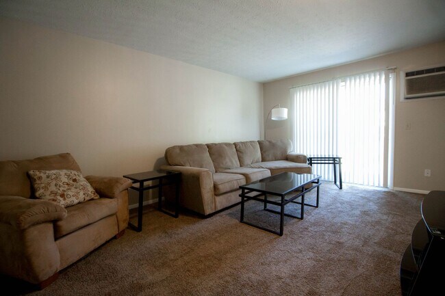 Interior Photo - 1500 Hancock Dr