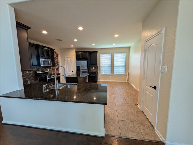 Building Photo - 6614 Hunters Creek Ln