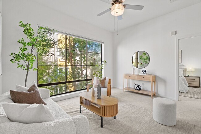 Building Photo - Modern and Luxurious 1 Bedroom 1 Bath Condo in the Desirable Brickyard Community