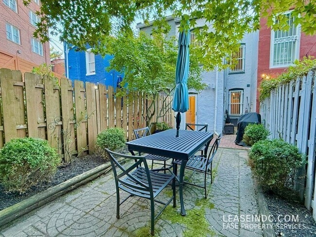 Building Photo - 2323 17th St NW