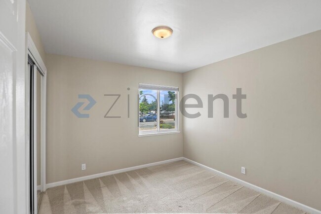 Building Photo - 1674 Noreen Dr