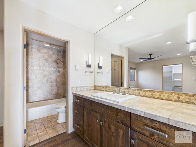 Building Photo - City Lights