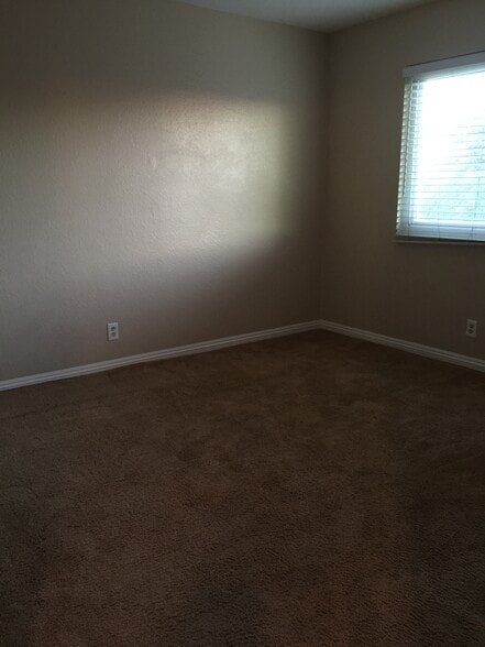 Master Bedroom - 10676 Walnut St