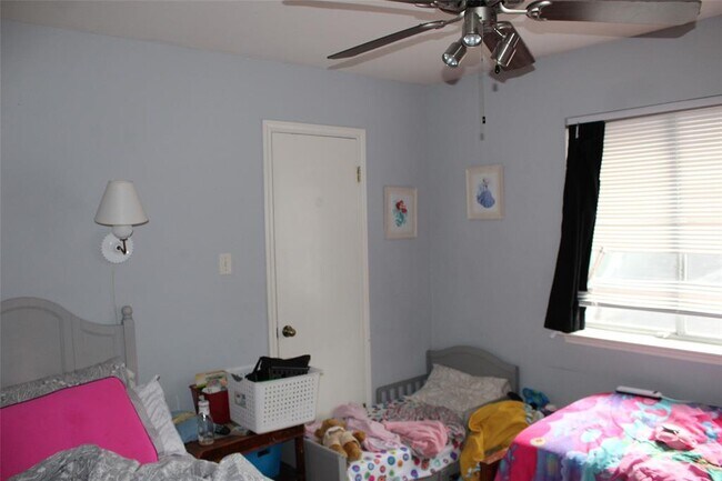 Building Photo - 810 Minturn Ln