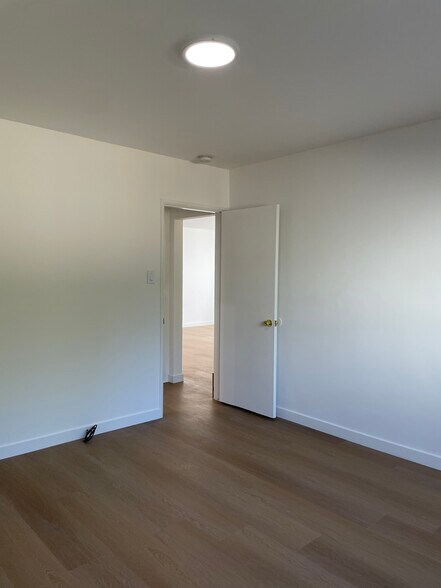 Second bedroom - 2215 Mathews Ave