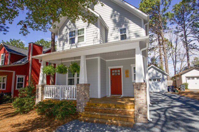 Building Photo - Charming Cottage in DOWNTOWN Southern Pines