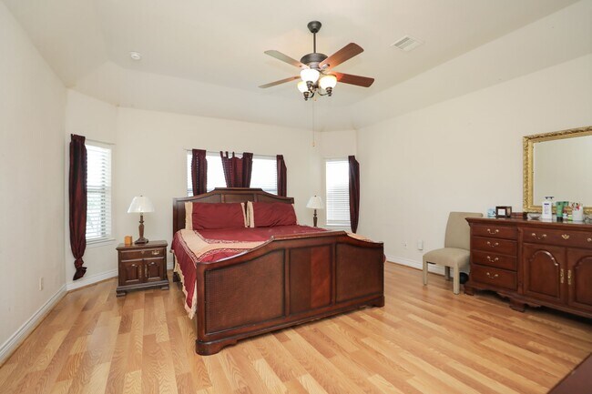 Building Photo - 23310 Parkway Lakes Ln