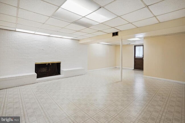 Building Photo - 8501 Canterbury Dr