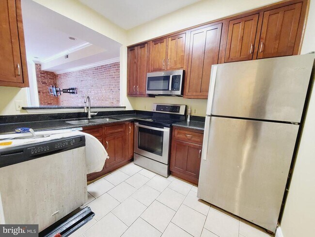 Building Photo - 1624 Gwynns Falls Pkwy