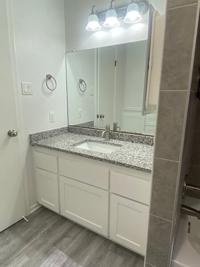 Building Photo - 3 BEDROOM, NEAR BELTON HIGH SCHOOL