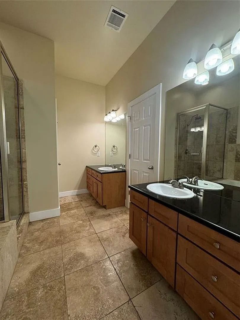 Building Photo - 5405 Evans Ave