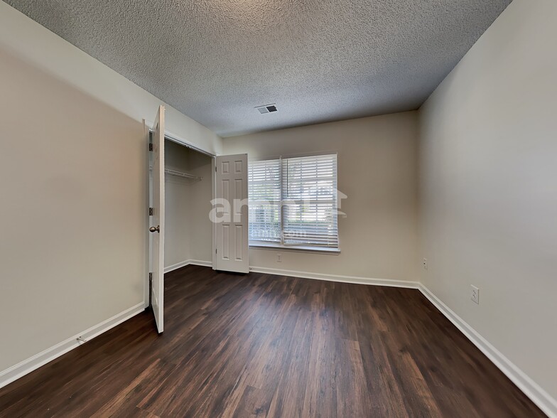 Building Photo - 317 Bradley Bend Dr