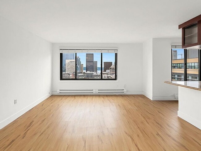 Building Photo - 1105 Spring St