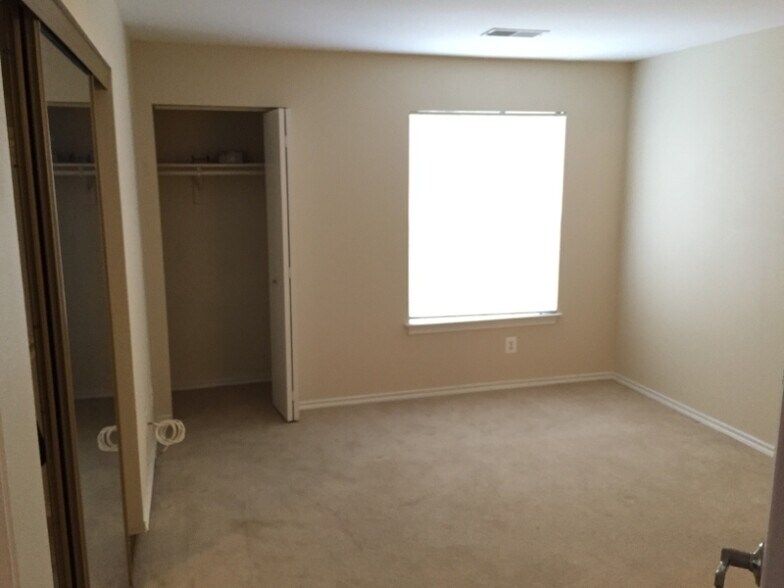 Building Photo - 18502 Boysenberry Dr